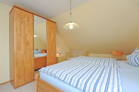 Ferienwohnung „Hofblick“ - Schlafzimmer 1