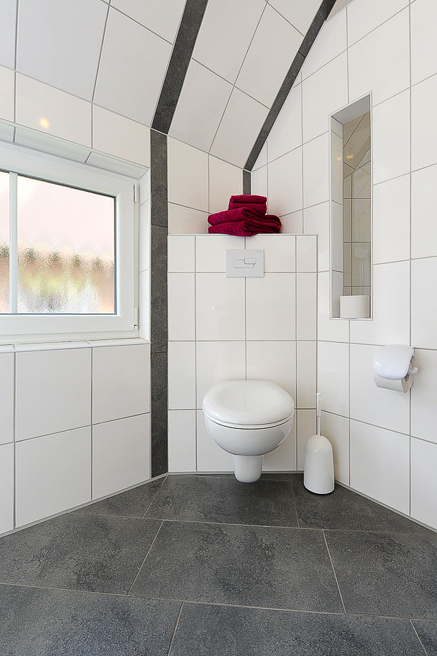 Ferienhaus „Wetterleuchten“ - Badezimmer im Erdgeschoss