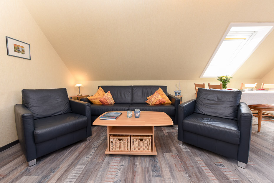 Ferienwohnung „Auster“ - Wohn- und Schlafraum mit integriertem Küchenbereich