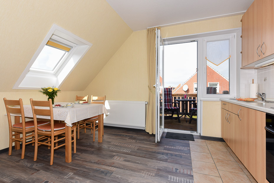 Ferienwohnung „Auster“ - Wohn- und Schlafraum mit integriertem Küchenbereich