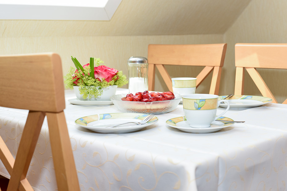 Ferienwohnung „Düne“ - Wohn- und Schlafraum mit integriertem Küchenbereich