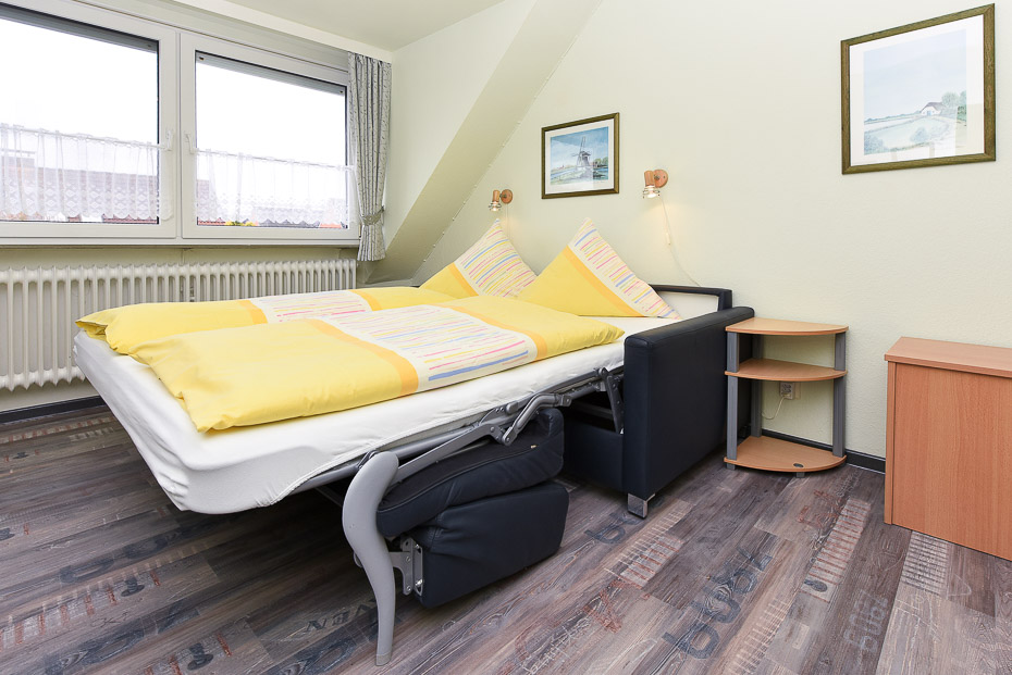 Ferienwohnung „Koje“ - Wohn- und Schlafraum mit integriertem Küchenbereich