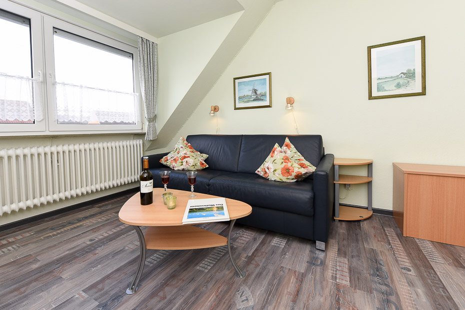 Ferienwohnung „Koje“ - Wohn- und Schlafraum mit integriertem Küchenbereich