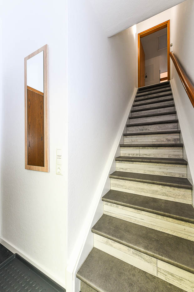 Ferienwohnung „Haus Windrose“ - Treppe ins Obergeschoss