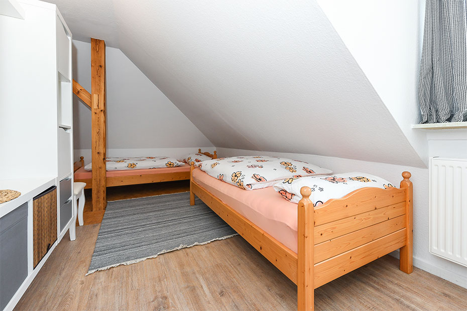 Ferienwohnung „Haus Windrose“ - Schlafzimmer 2/Kinderzimmer