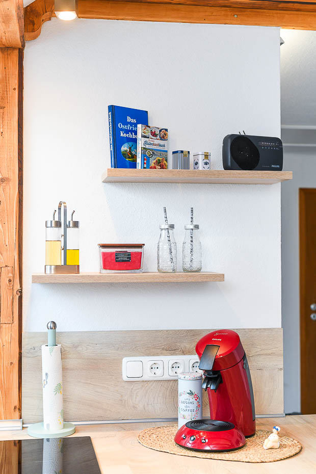 Ferienwohnung „Haus Windrose“ - Wohnzimmer mit integriertem Küchenbereich